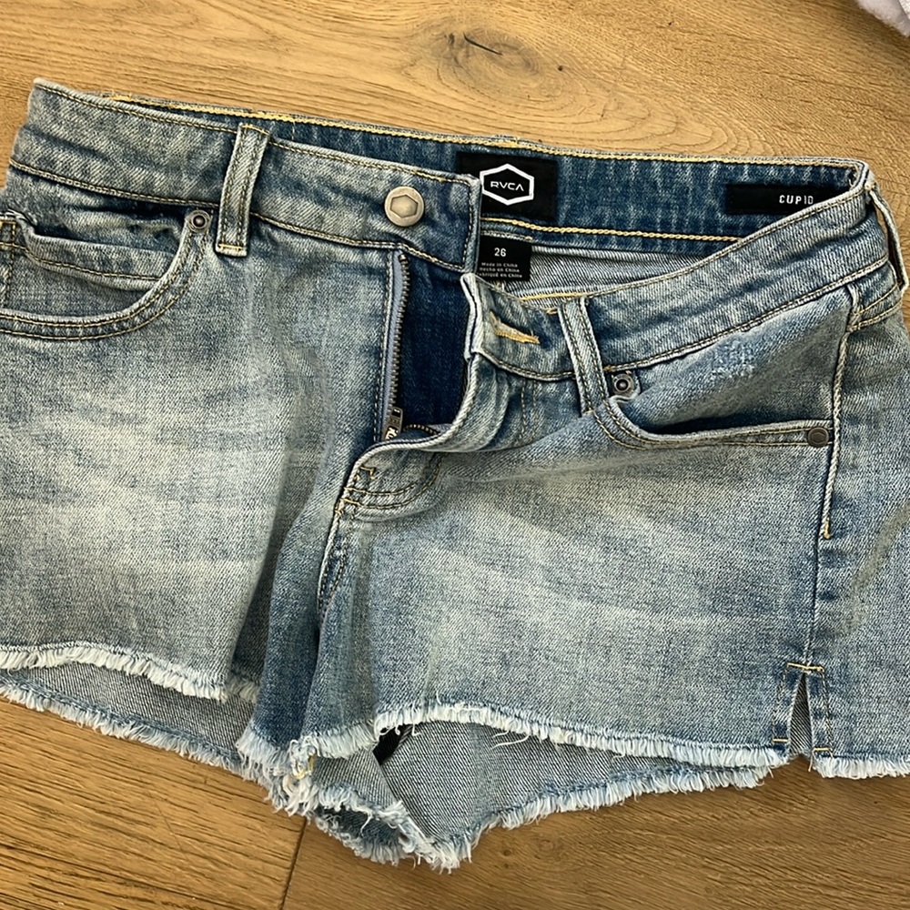 Cute Jean short cut offs